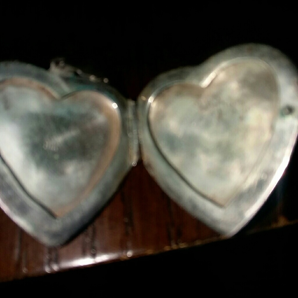 Vintage sterling silver heart locket